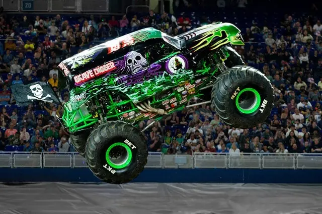 اکانت قانونی MONSTER JAM